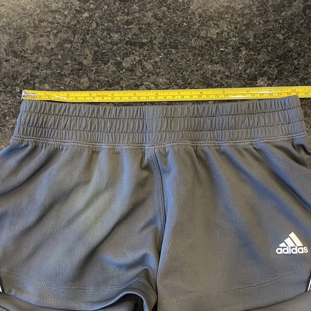 Adidas athletic shorts SZ S - Picture 6 of 8